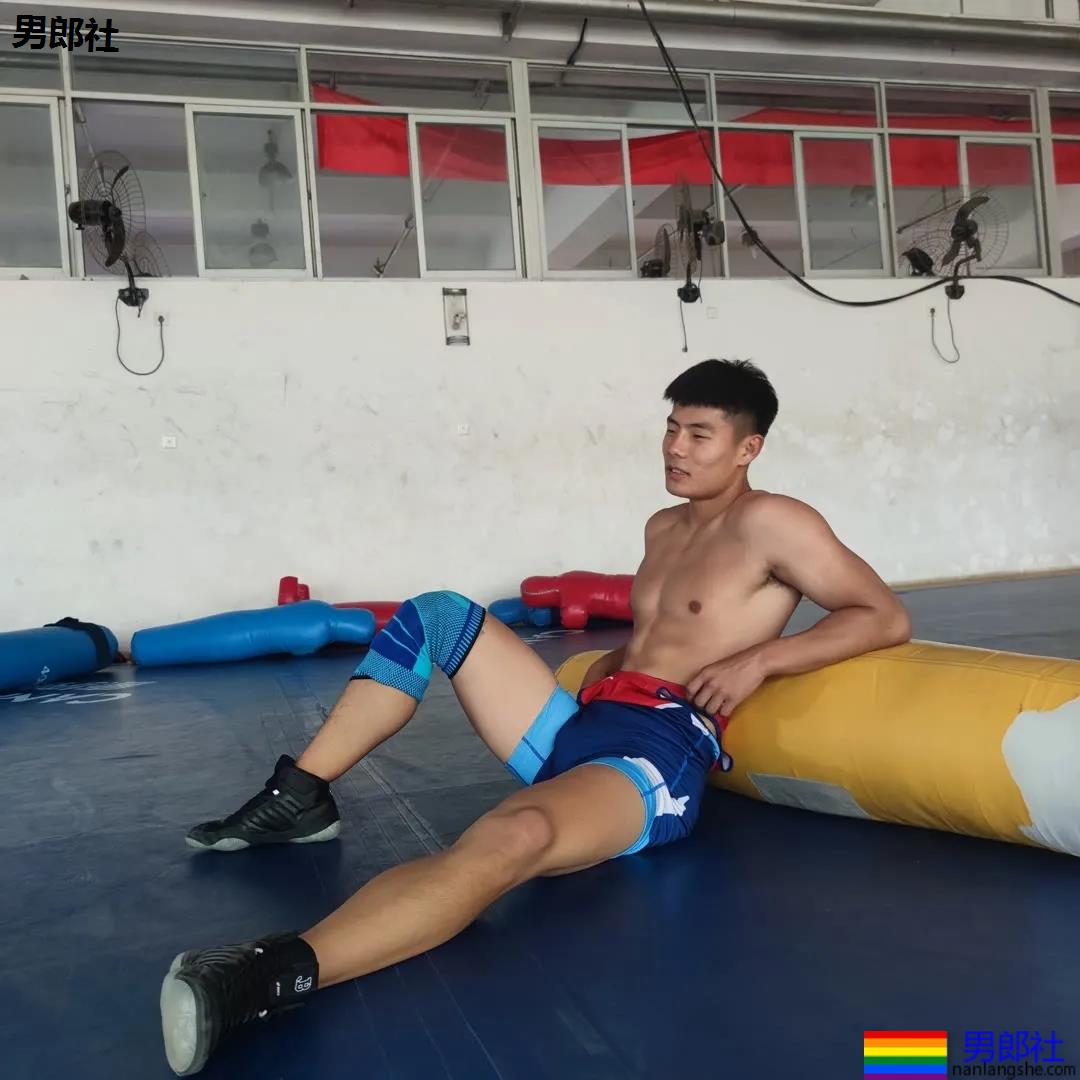 山东高鼻梁肌肉体育生,这些运动帅哥果然没让人失望! - 51虹马 山东高鼻梁肌肉体育生,这些运动帅哥果然没让人失望! - 51虹马