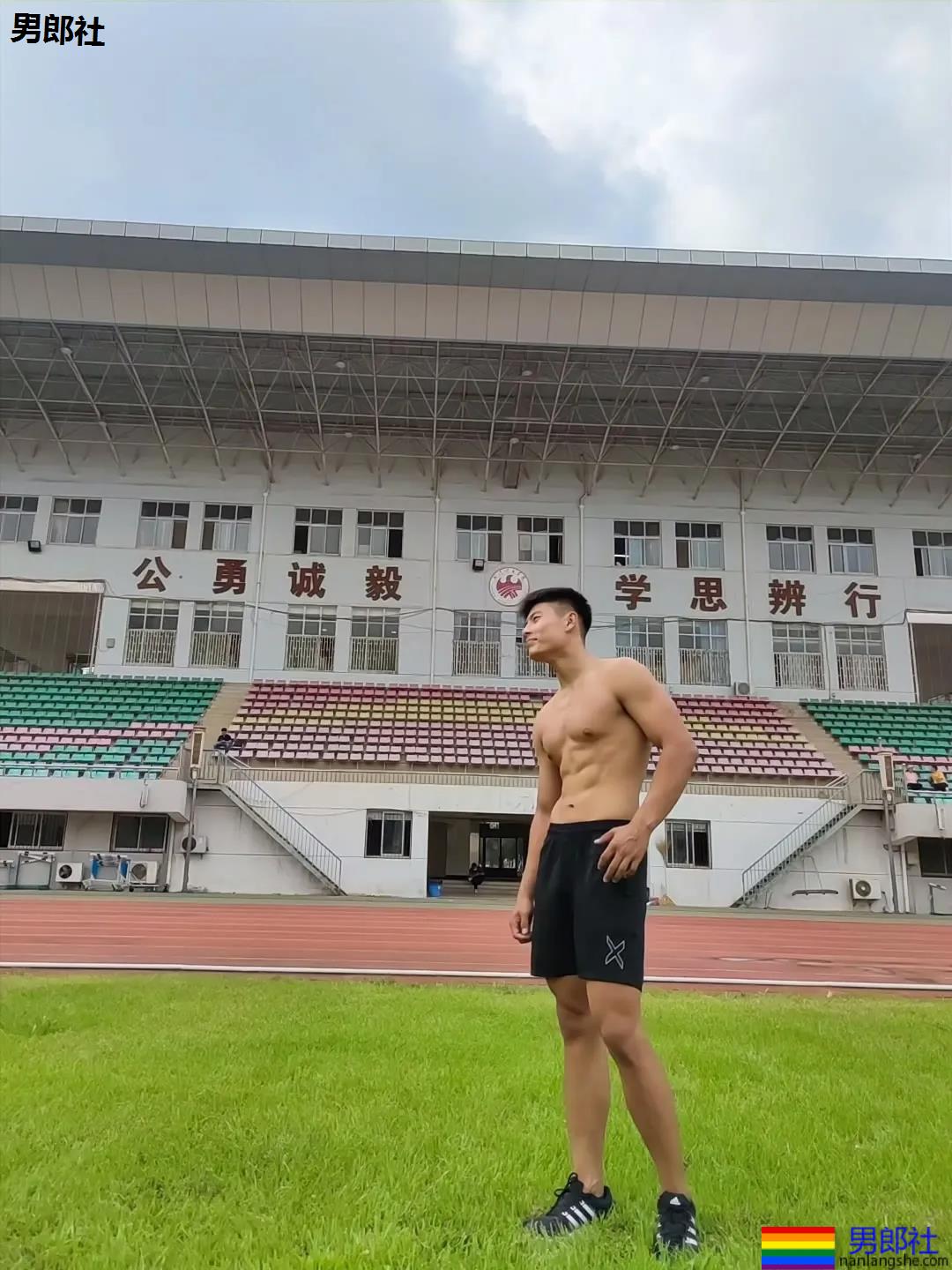 山东高鼻梁肌肉体育生,这些运动帅哥果然没让人失望! - 51虹马 山东高鼻梁肌肉体育生,这些运动帅哥果然没让人失望! - 51虹马