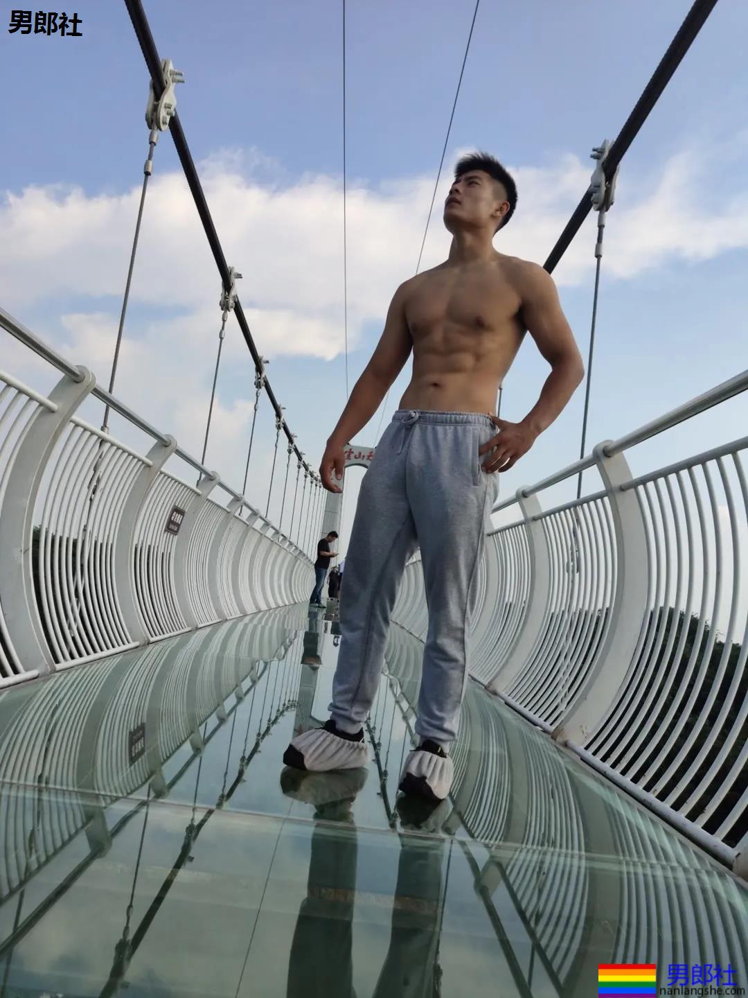 山东高鼻梁肌肉体育生,这些运动帅哥果然没让人失望! - 51虹马 山东高鼻梁肌肉体育生,这些运动帅哥果然没让人失望! - 51虹马