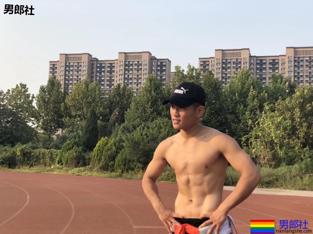 山东高鼻梁肌肉体育生,这些运动帅哥果然没让人失望! - 51虹马 山东高鼻梁肌肉体育生,这些运动帅哥果然没让人失望! - 51虹马