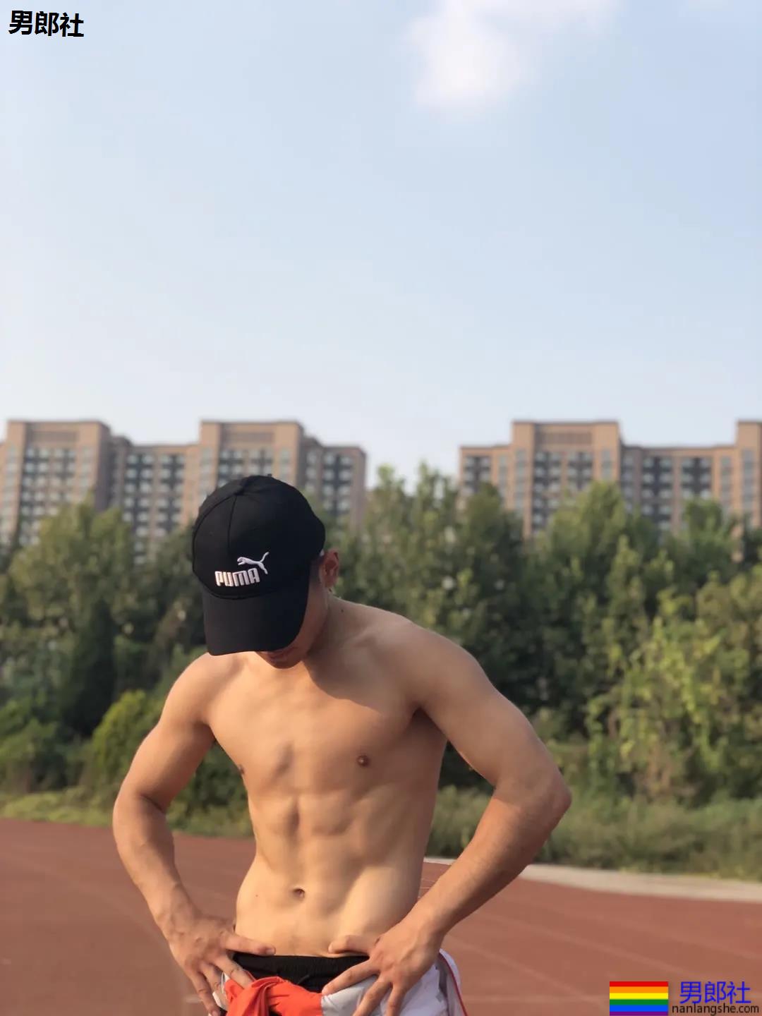 山东高鼻梁肌肉体育生,这些运动帅哥果然没让人失望! - 51虹马 山东高鼻梁肌肉体育生,这些运动帅哥果然没让人失望! - 51虹马