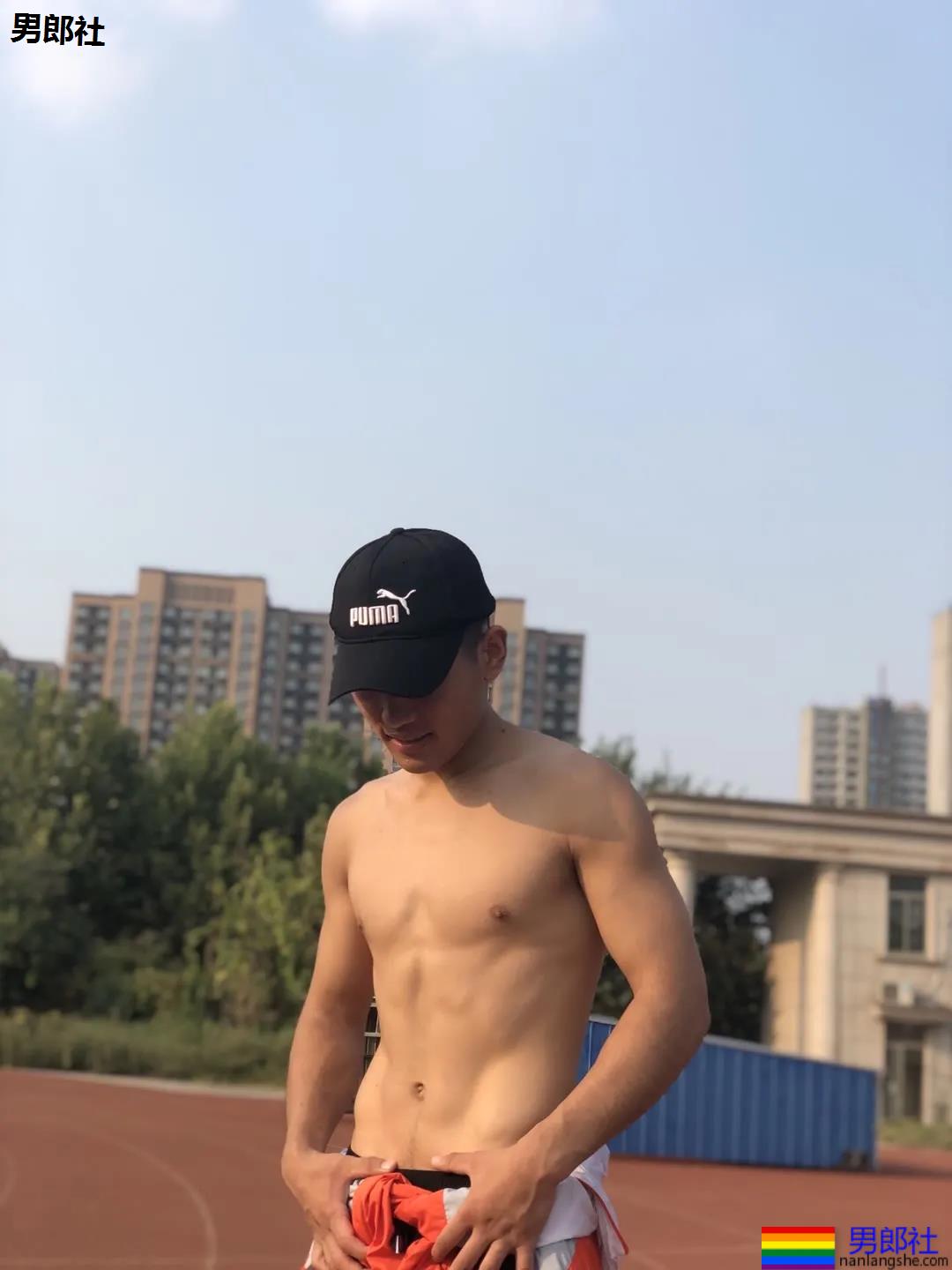 山东高鼻梁肌肉体育生,这些运动帅哥果然没让人失望! - 51虹马 山东高鼻梁肌肉体育生,这些运动帅哥果然没让人失望! - 51虹马