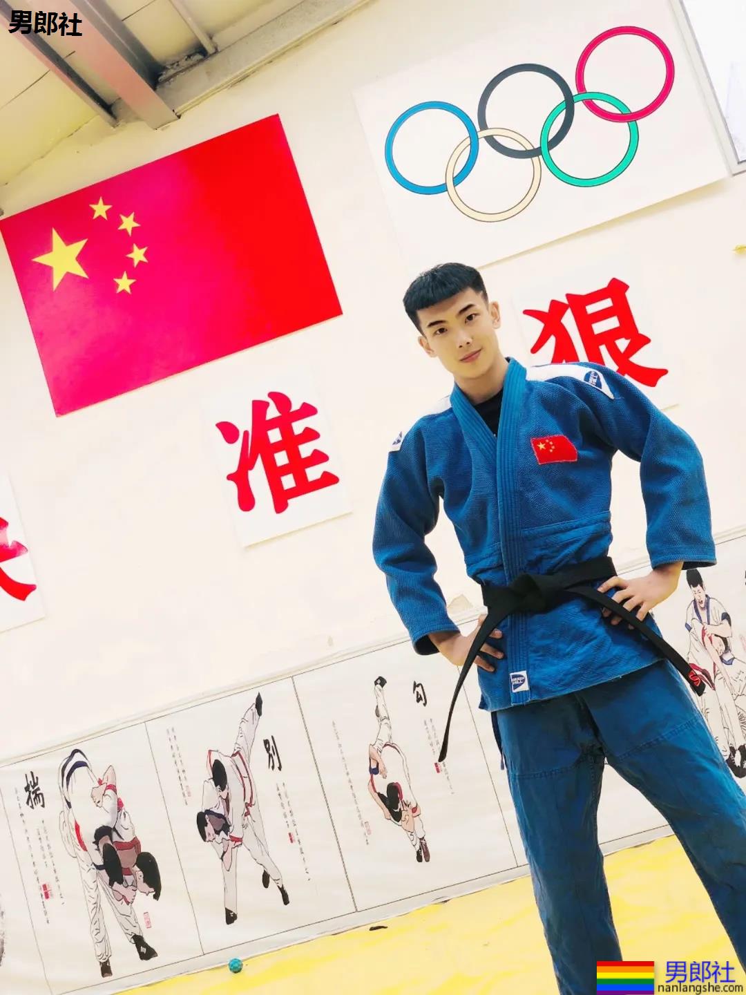 山东高鼻梁肌肉体育生,这些运动帅哥果然没让人失望! - 51虹马 山东高鼻梁肌肉体育生,这些运动帅哥果然没让人失望! - 51虹马