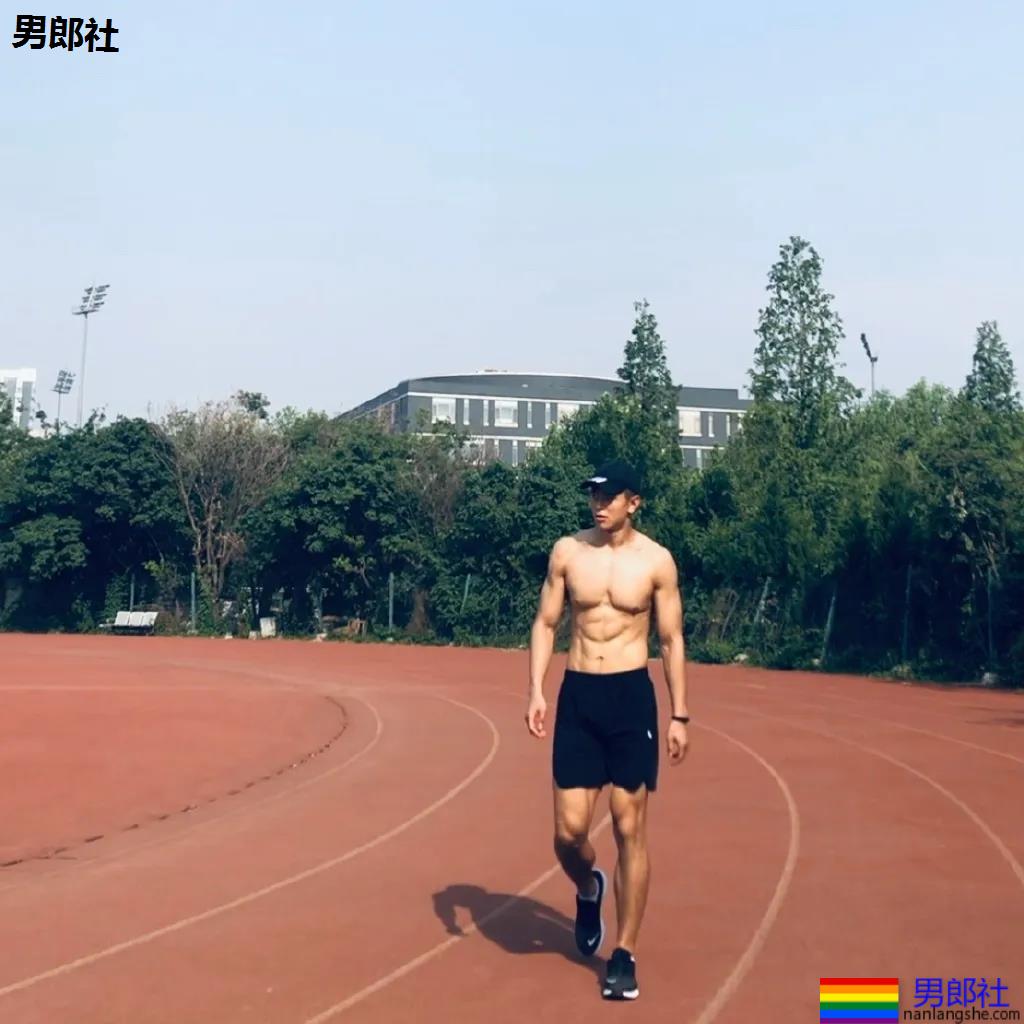 山东高鼻梁肌肉体育生,这些运动帅哥果然没让人失望! - 51虹马 山东高鼻梁肌肉体育生,这些运动帅哥果然没让人失望! - 51虹马