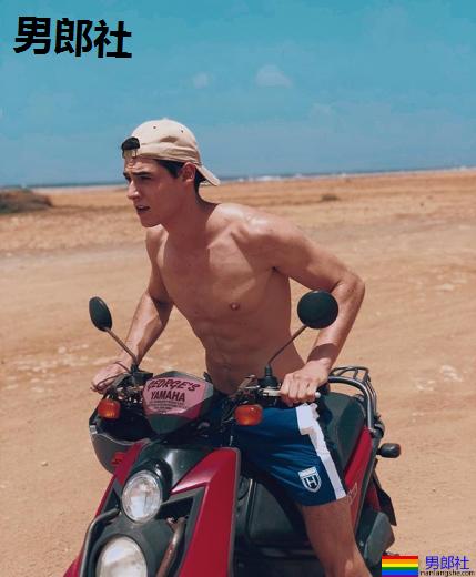 让法国小鲜肉给你满满的法式浪漫：Raf Miller-51虹马