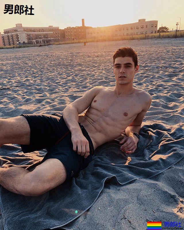 让法国小鲜肉给你满满的法式浪漫:Raf Miller - 51虹马 让法国小鲜肉给你满满的法式浪漫:Raf Miller - 51虹马