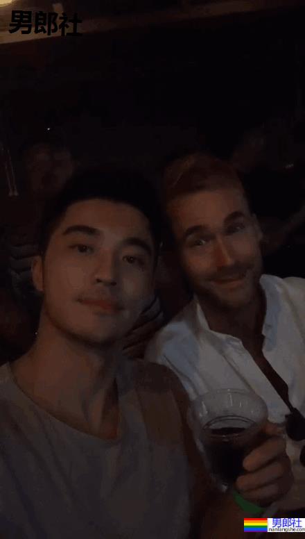 专访樊野：出柜、结婚、离婚、生小孩 - 51虹马