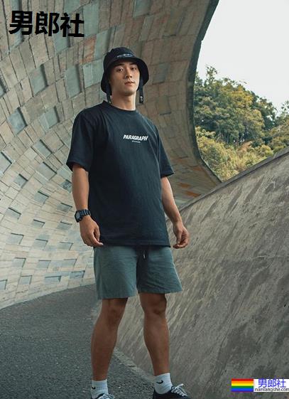 游泳小哥被女记者采访火了，这身材让网友不淡定了！ - 51虹马