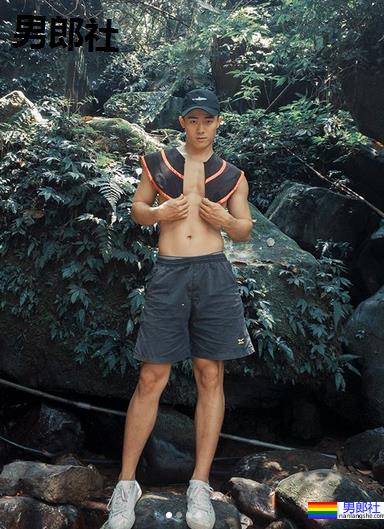 游泳小哥被女记者采访火了，这身材让网友不淡定了！ - 51虹马