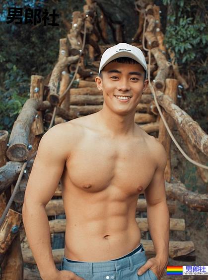 游泳小哥被女记者采访火了，这身材让网友不淡定了！ - 51虹马