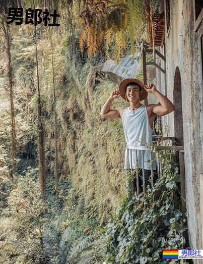 游泳小哥被女记者采访火了，这身材让网友不淡定了！ - 51虹马