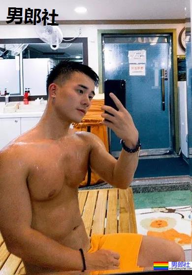 游泳小哥被女记者采访火了，这身材让网友不淡定了！ - 51虹马