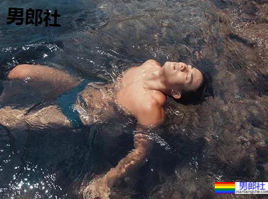 游泳小哥被女记者采访火了，这身材让网友不淡定了！ - 51虹马