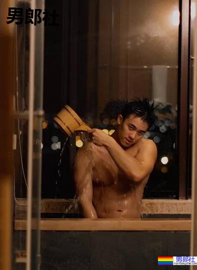 游泳小哥被女记者采访火了，这身材让网友不淡定了！ - 51虹马