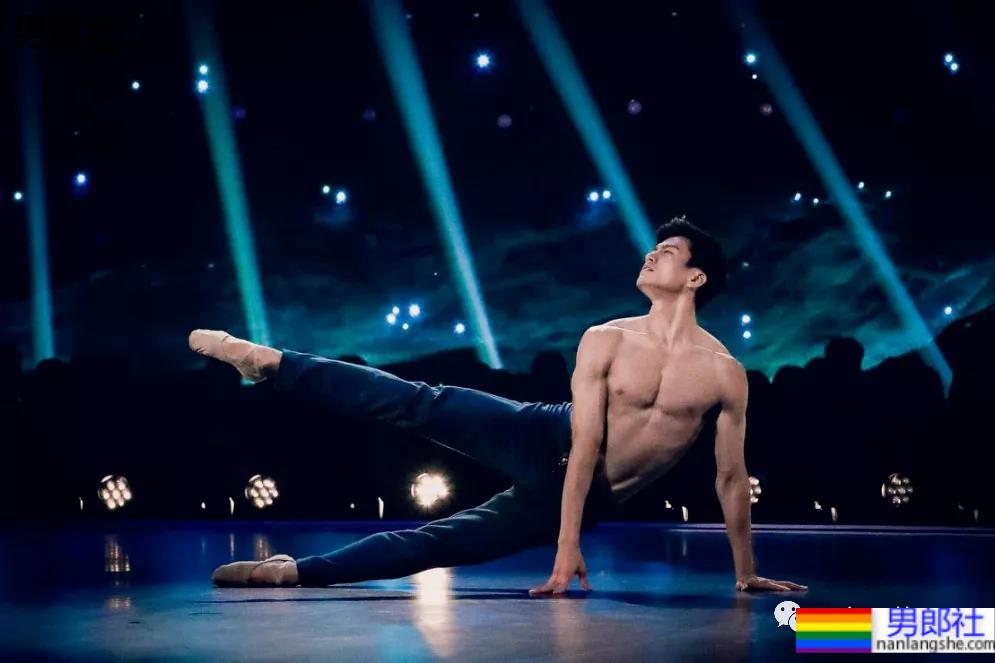 芒果台芭蕾王子陈镇威火了,完美身材引评委连连称赞 - 51虹马 芒果台芭蕾王子陈镇威火了,完美身材引评委连连称赞 - 51虹马