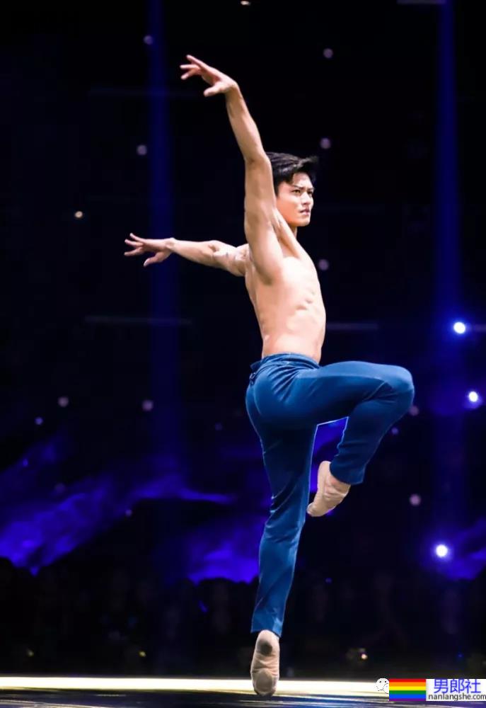 芒果台芭蕾王子陈镇威火了,完美身材引评委连连称赞 - 51虹马 芒果台芭蕾王子陈镇威火了,完美身材引评委连连称赞 - 51虹马