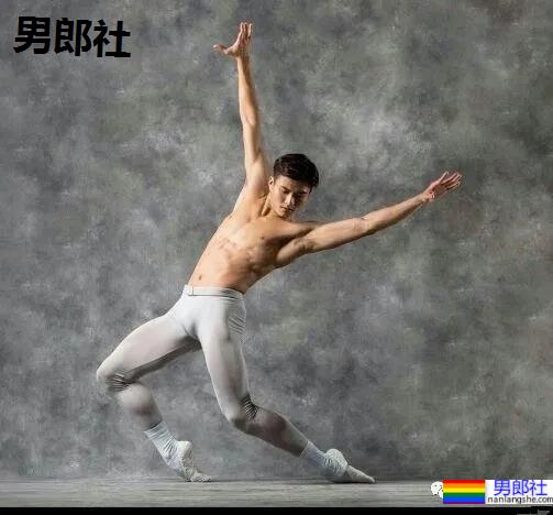 芒果台芭蕾王子陈镇威火了,完美身材引评委连连称赞 - 51虹马 芒果台芭蕾王子陈镇威火了,完美身材引评委连连称赞 - 51虹马