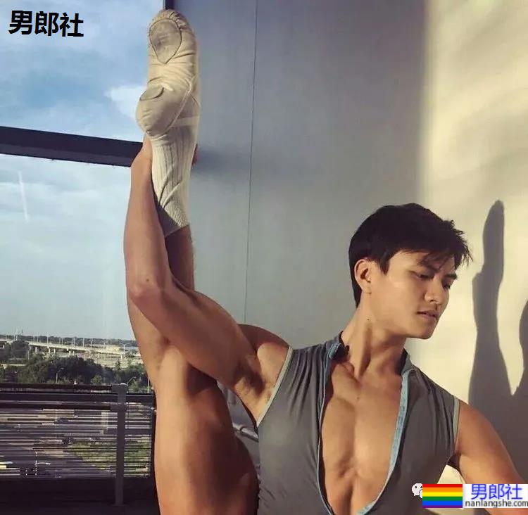 芒果台芭蕾王子陈镇威火了,完美身材引评委连连称赞 - 51虹马 芒果台芭蕾王子陈镇威火了,完美身材引评委连连称赞 - 51虹马