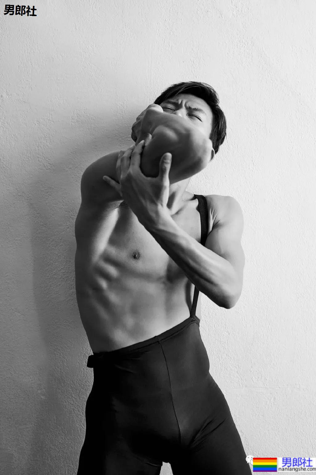 芒果台芭蕾王子陈镇威火了,完美身材引评委连连称赞 - 51虹马 芒果台芭蕾王子陈镇威火了,完美身材引评委连连称赞 - 51虹马