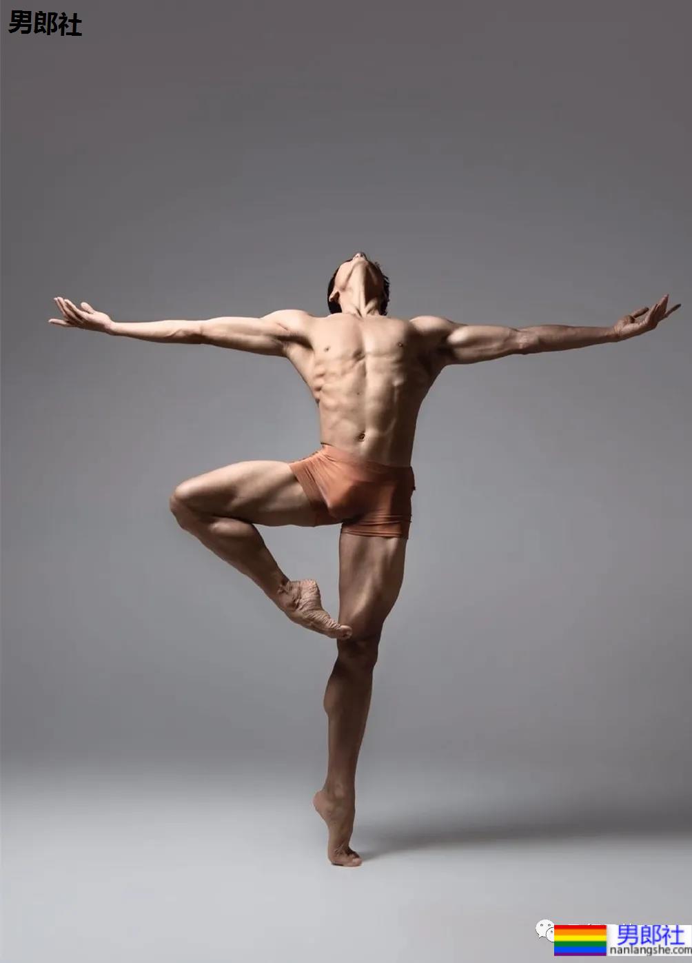 芒果台芭蕾王子陈镇威火了,完美身材引评委连连称赞 - 51虹马 芒果台芭蕾王子陈镇威火了,完美身材引评委连连称赞 - 51虹马