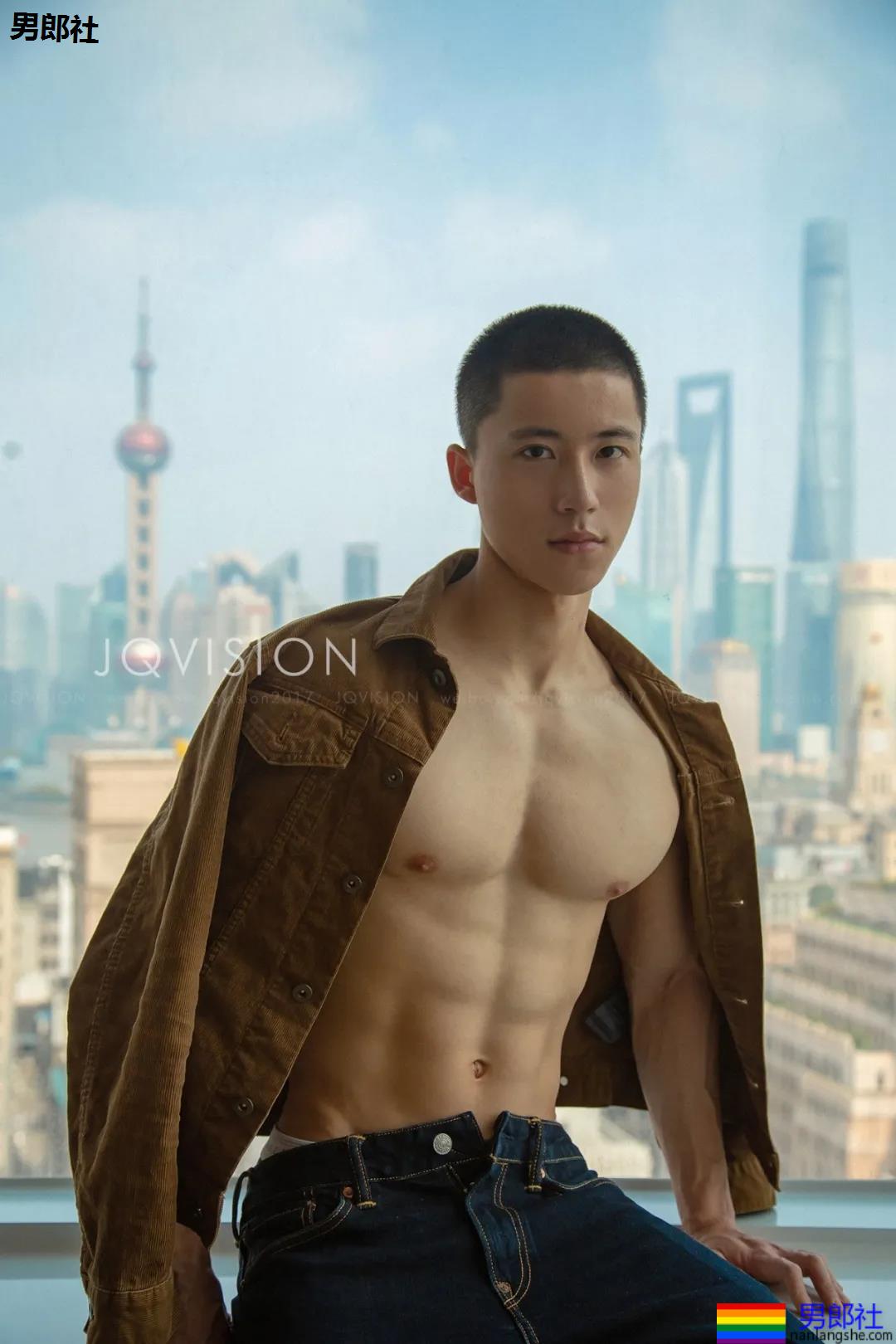 新晋网红1哥写真一览，白袜腹肌小奶狗，太可了！ - 51虹马