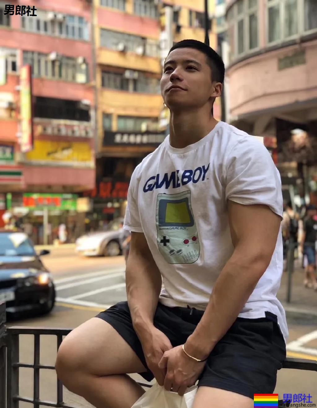 新晋网红1哥写真一览，白袜腹肌小奶狗，太可了！ - 51虹马