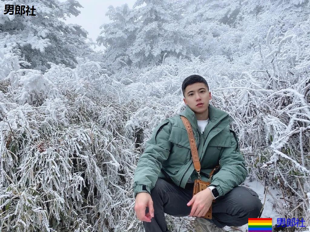 新晋网红1哥写真一览，白袜腹肌小奶狗，太可了！ - 51虹马