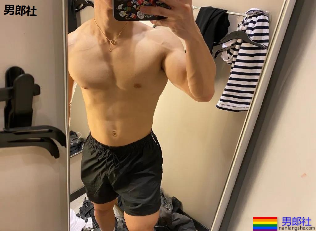 新晋网红1哥写真一览，白袜腹肌小奶狗，太可了！ - 51虹马