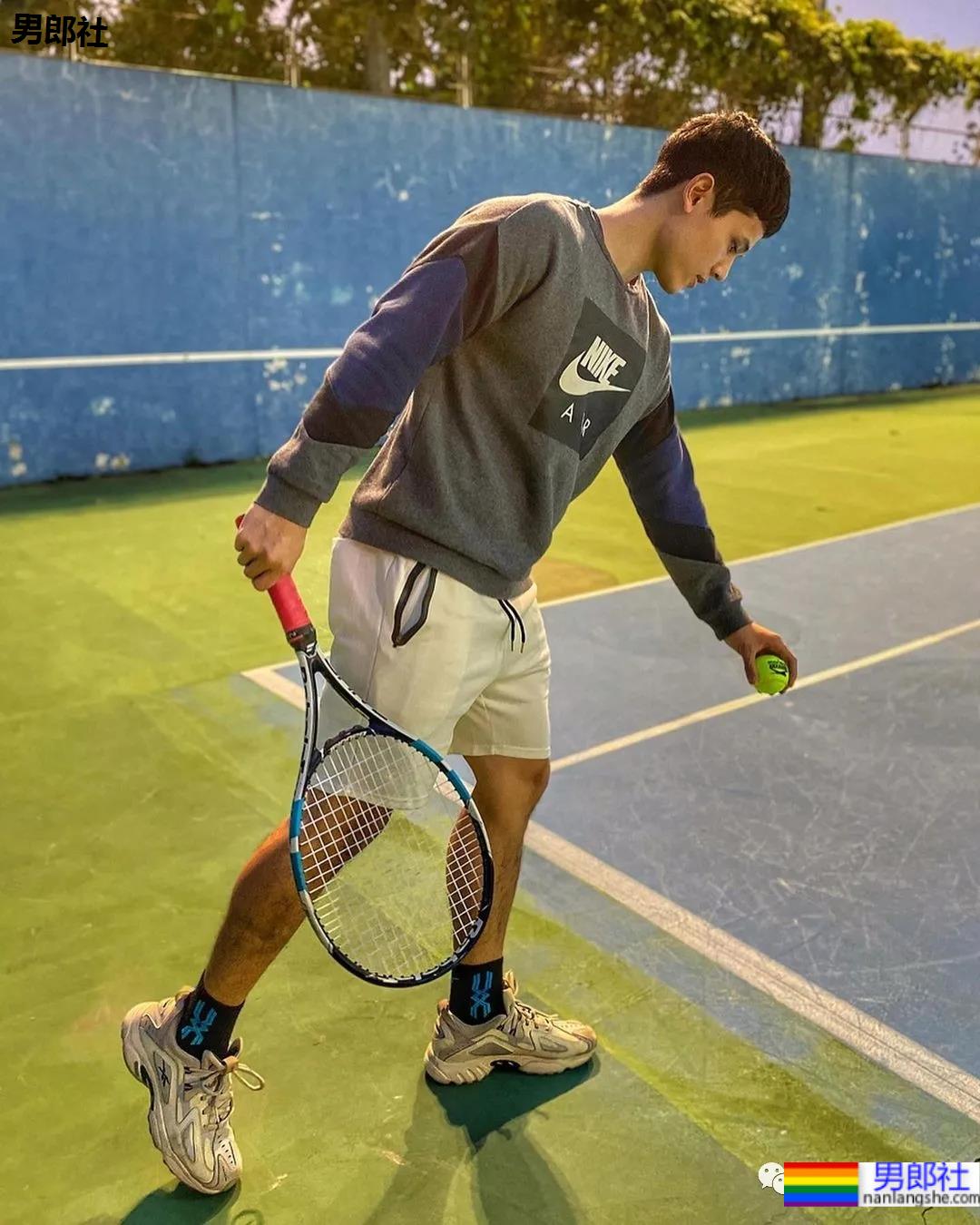 网球帅哥自爆浴室自拍照，这身材也太棒了吧 - 51虹马