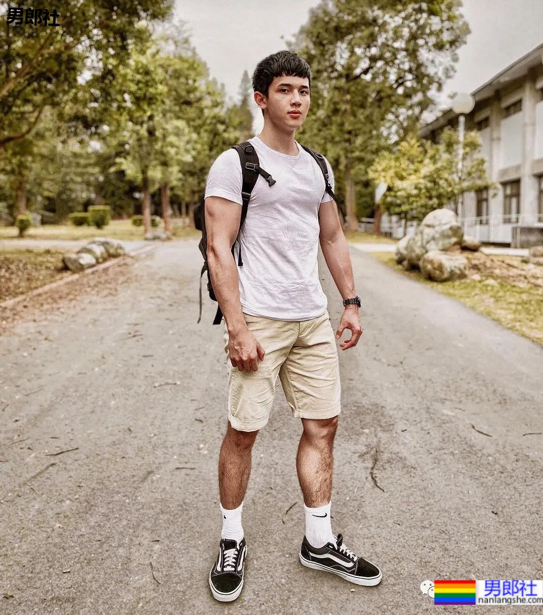 网球帅哥自爆浴室自拍照，这身材也太棒了吧 - 51虹马