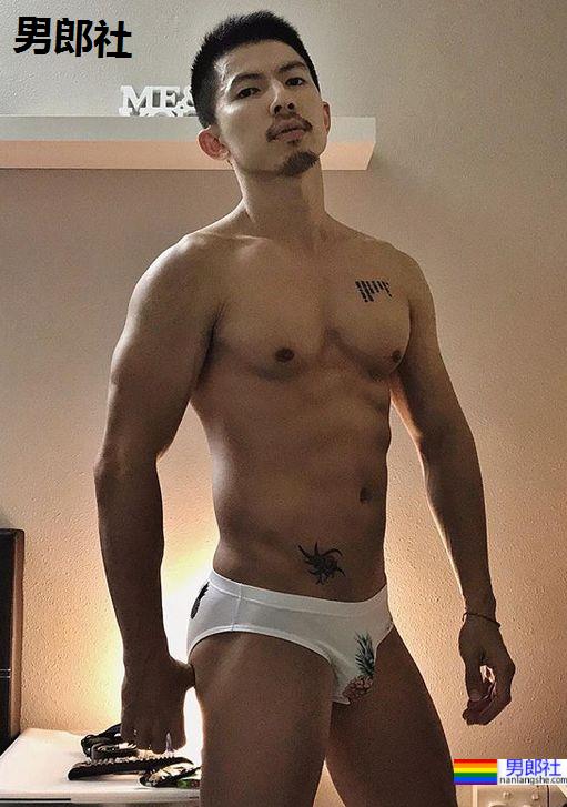 青涩男模大脱变自曝最刺激的经历,曾在酒店过道xxx? - 51虹马 青涩男模大脱变自曝最刺激的经历,曾在酒店过道xxx? - 51虹马