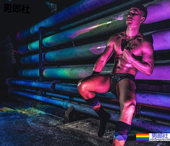 青涩男模大脱变自曝最刺激的经历,曾在酒店过道xxx? - 51虹马 青涩男模大脱变自曝最刺激的经历,曾在酒店过道xxx? - 51虹马