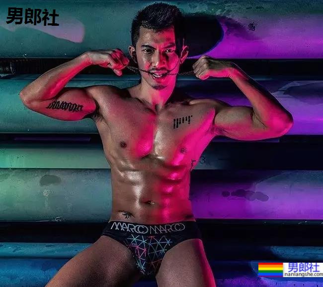 青涩男模大脱变自曝最刺激的经历,曾在酒店过道xxx? - 51虹马 青涩男模大脱变自曝最刺激的经历,曾在酒店过道xxx? - 51虹马