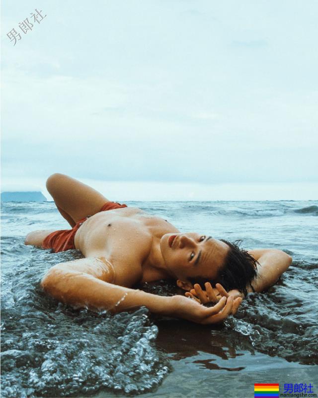 溢出镜头的壮硕肌群与迷人脸庞:异色时尚摄影师-曾崇伦Teddy - 51虹马 溢出镜头的壮硕肌群与迷人脸庞:异色时尚摄影师-曾崇伦Teddy - 51虹马