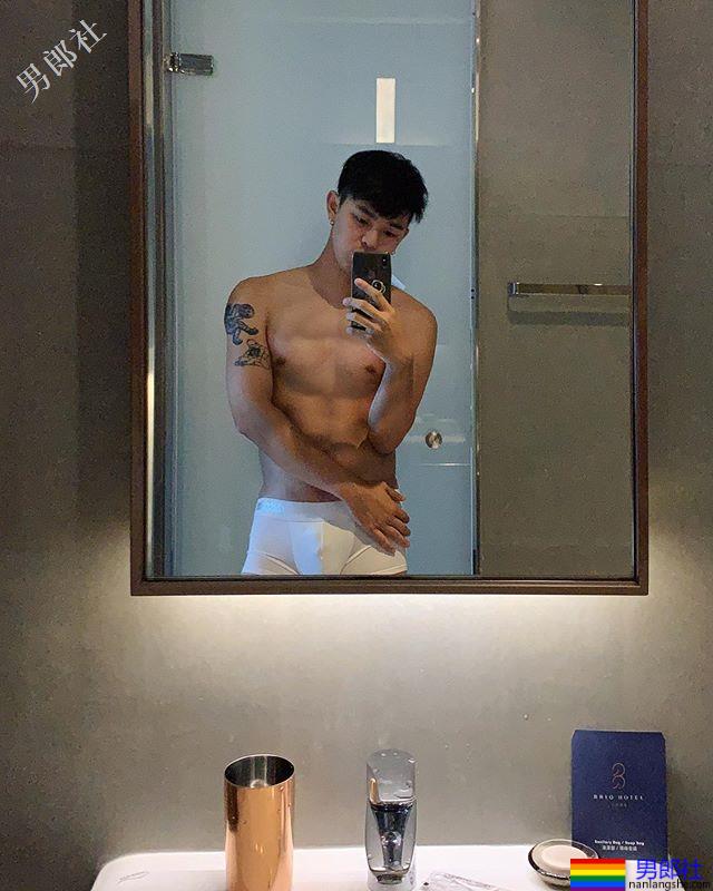 眼神滴出蜜的台湾网帅浓眉小生:邱浩腾-51虹马