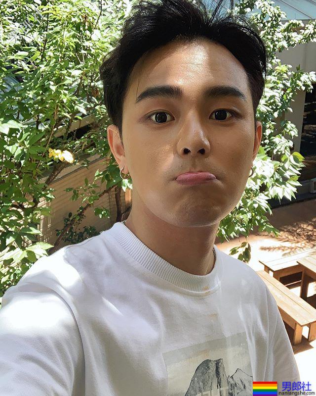 眼神滴出蜜的台湾网帅浓眉小生：邱浩腾 - 51虹马