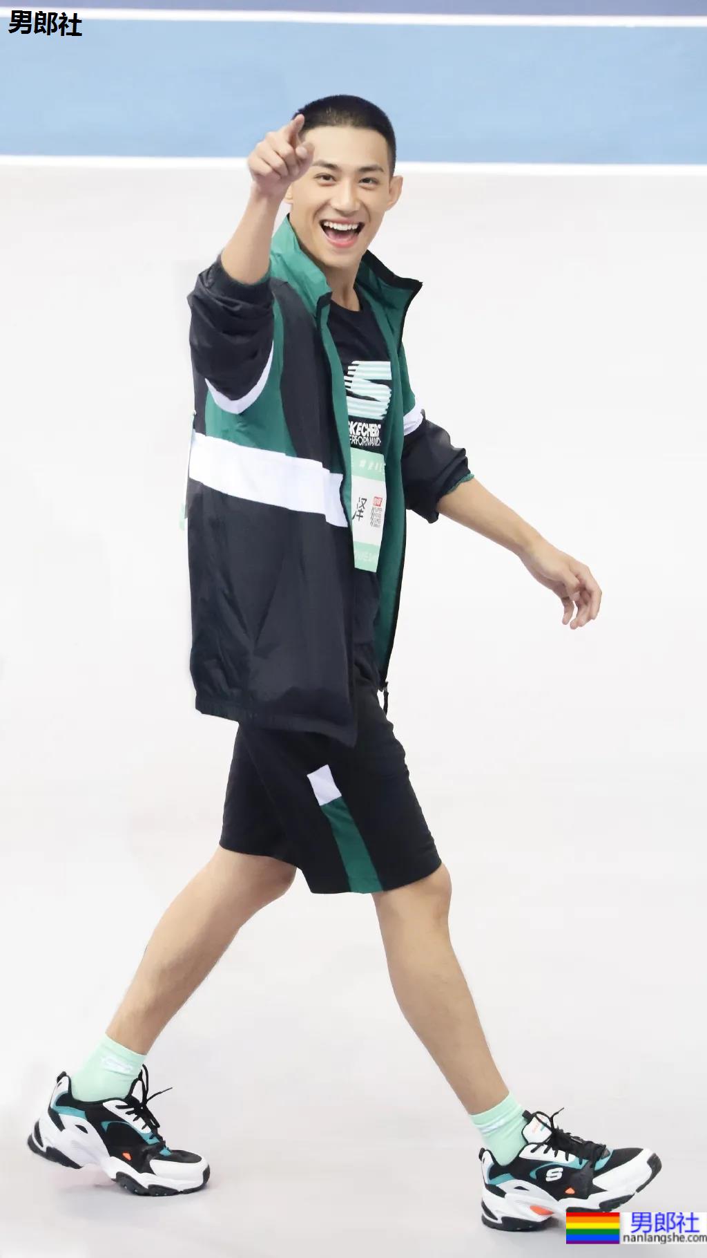 寸头薄肌小狼狗帅出圈,又狼又奶的这张脸也太可了吧! - 51虹马 寸头薄肌小狼狗帅出圈,又狼又奶的这张脸也太可了吧! - 51虹马