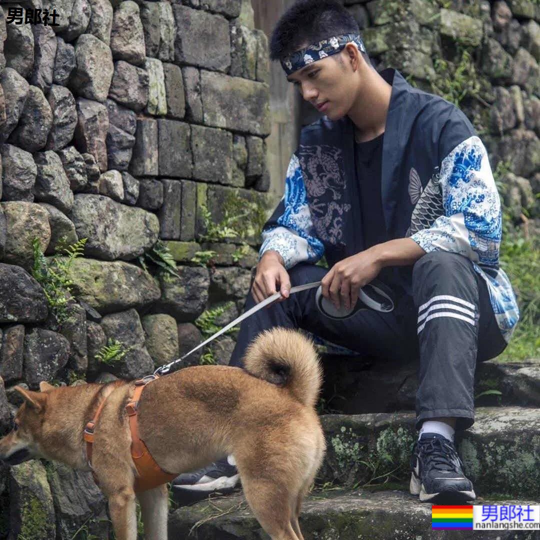 直男脸6块腹肌帅哥，符合你择偶标准？-51虹马