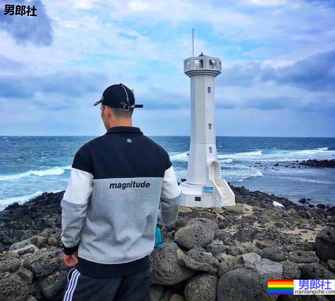 直男脸6块腹肌帅哥，符合你择偶标准？ - 51虹马