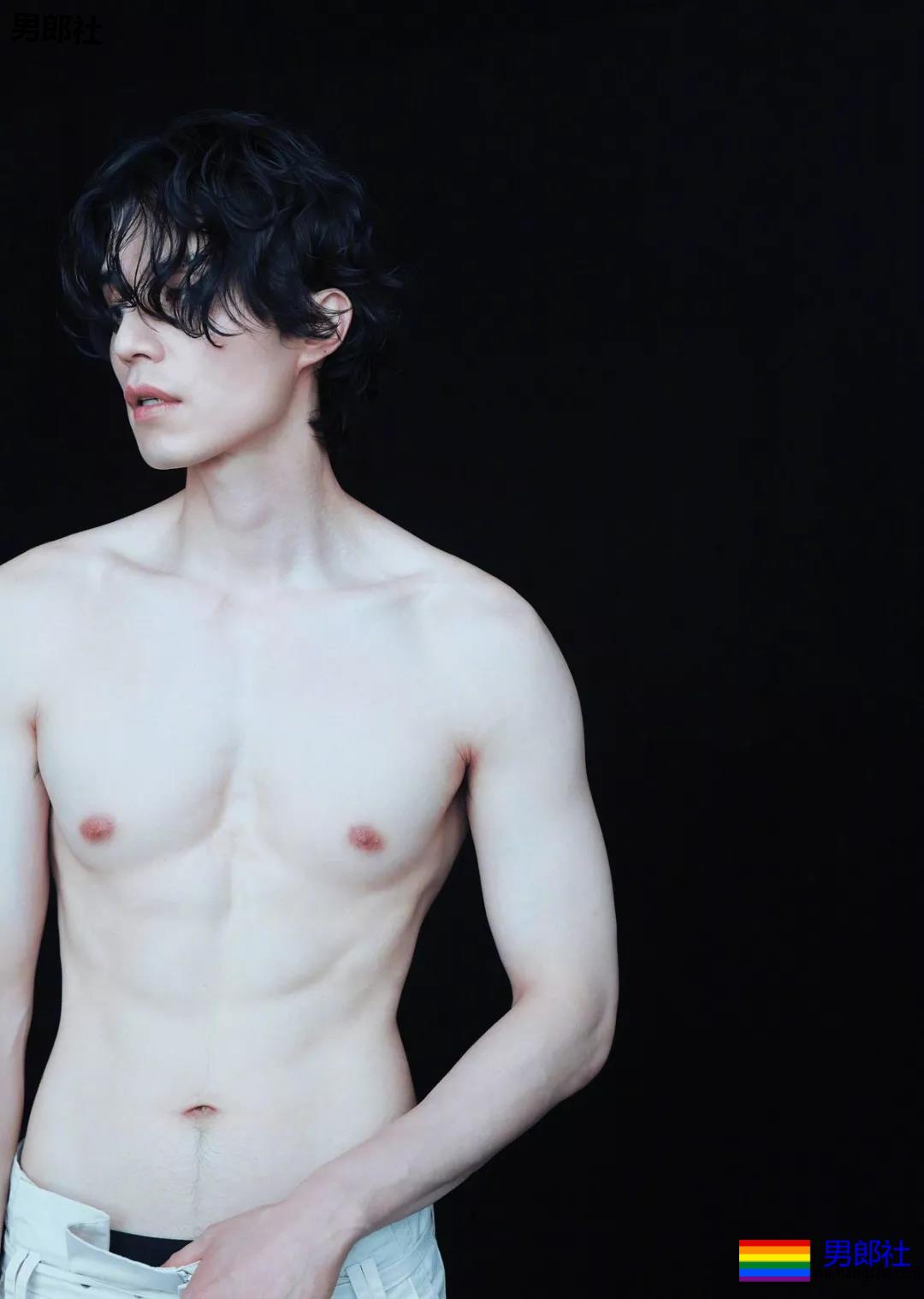 李栋旭新剧再秀腹肌，这40岁的身材秒杀鲜肉小狼狗！ - 51虹马