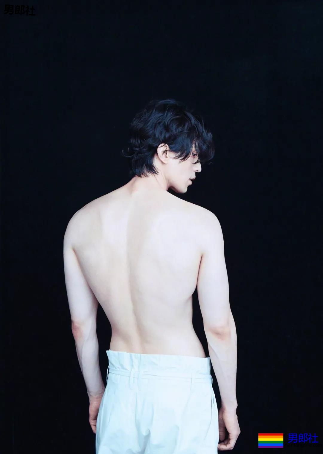 李栋旭新剧再秀腹肌，这40岁的身材秒杀鲜肉小狼狗！ - 51虹马