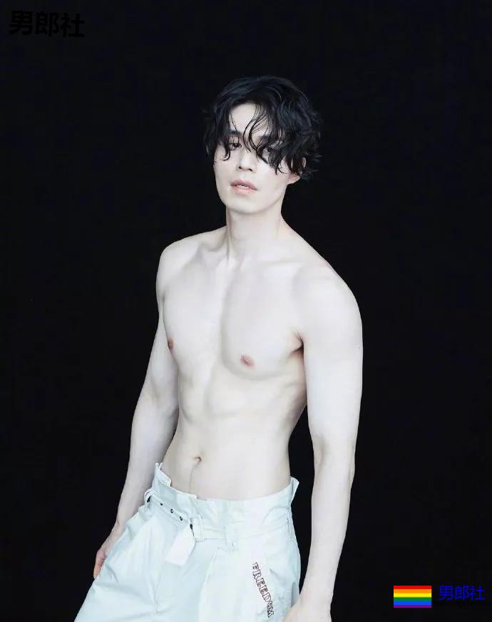 李栋旭新剧再秀腹肌，这40岁的身材秒杀鲜肉小狼狗！ - 51虹马