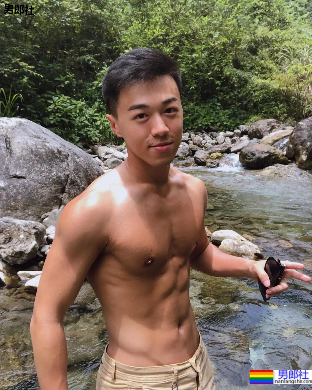 肌肉男生都有的小癖好!?要被这些荷尔蒙爆棚的男人萌化了! - 51虹马 肌肉男生都有的小癖好!?要被这些荷尔蒙爆棚的男人萌化了! - 51虹马