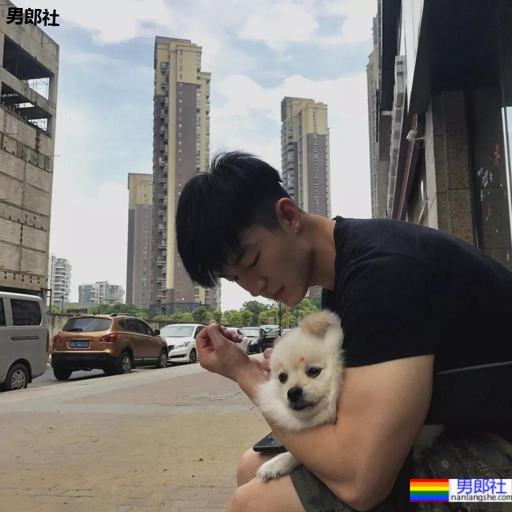 肌肉男生都有的小癖好!?要被这些荷尔蒙爆棚的男人萌化了! - 51虹马 肌肉男生都有的小癖好!?要被这些荷尔蒙爆棚的男人萌化了! - 51虹马