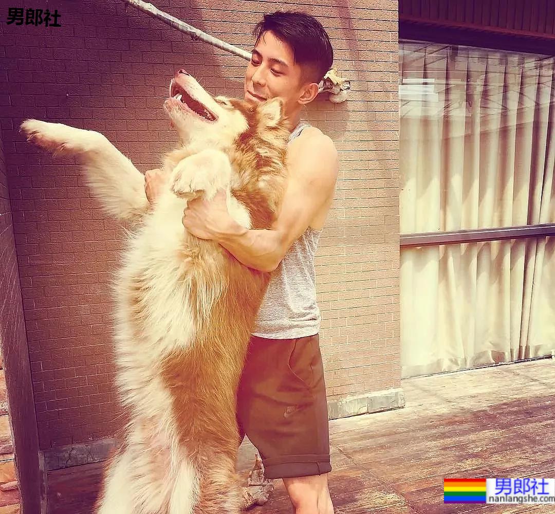 肌肉男生都有的小癖好!?要被这些荷尔蒙爆棚的男人萌化了! - 51虹马 肌肉男生都有的小癖好!?要被这些荷尔蒙爆棚的男人萌化了! - 51虹马