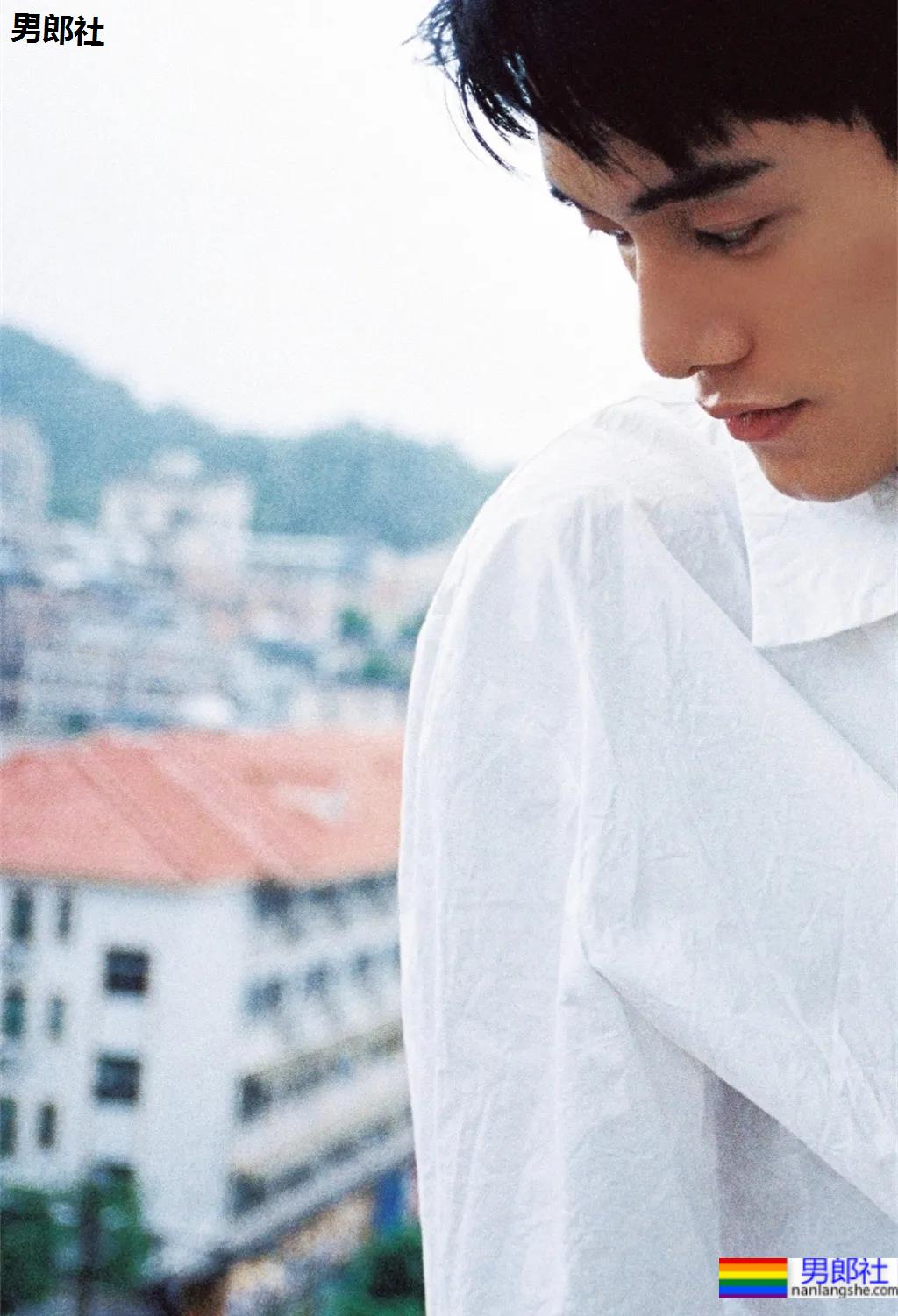 高级脸冷淡型小狼狗，这颜值我可以反复恋爱！ - 51虹马