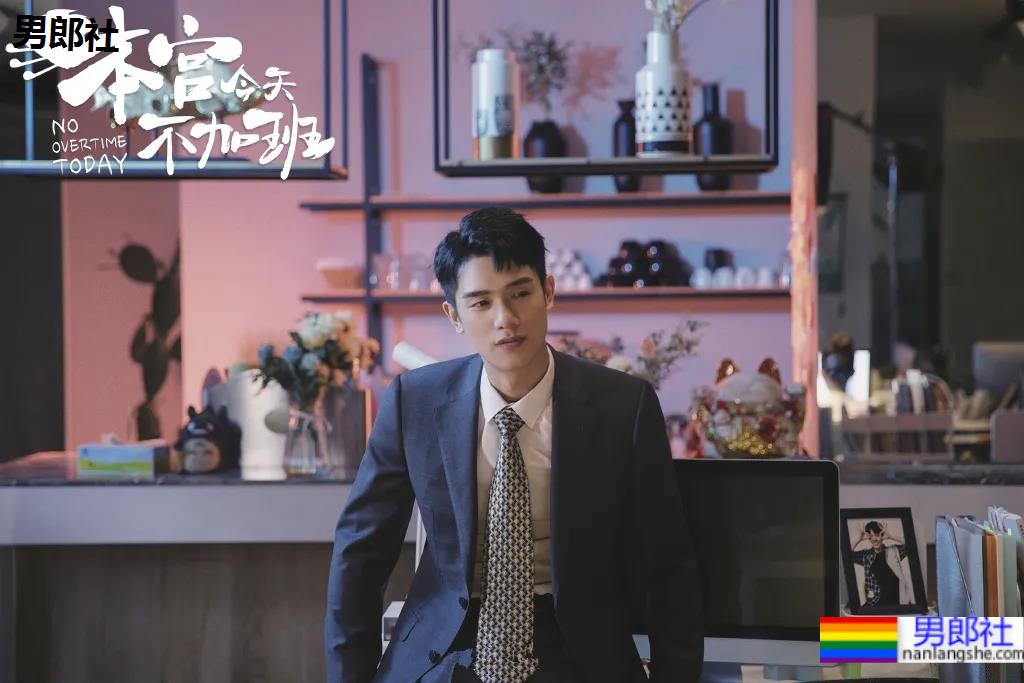 高级脸冷淡型小狼狗，这颜值我可以反复恋爱！ - 51虹马