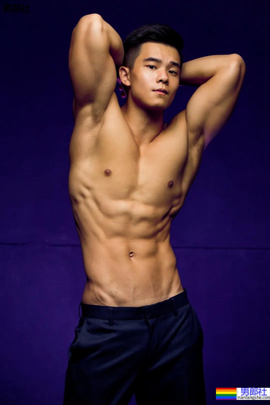 新晋健身教练最新高清大片一览，这鲨鱼肌腰线真的绝了！ - 51虹马