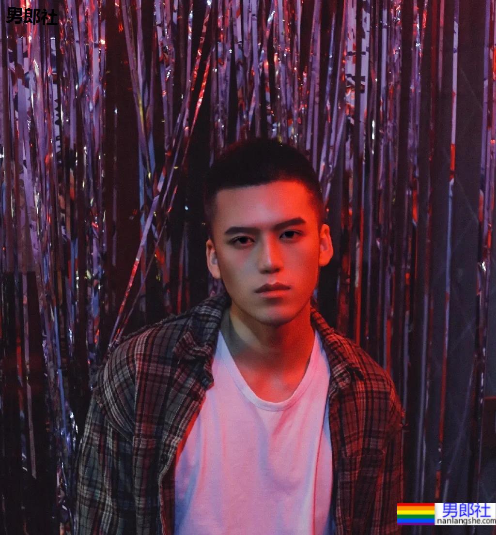 超帅大鼻子薄肌小狼狗 - 51虹马