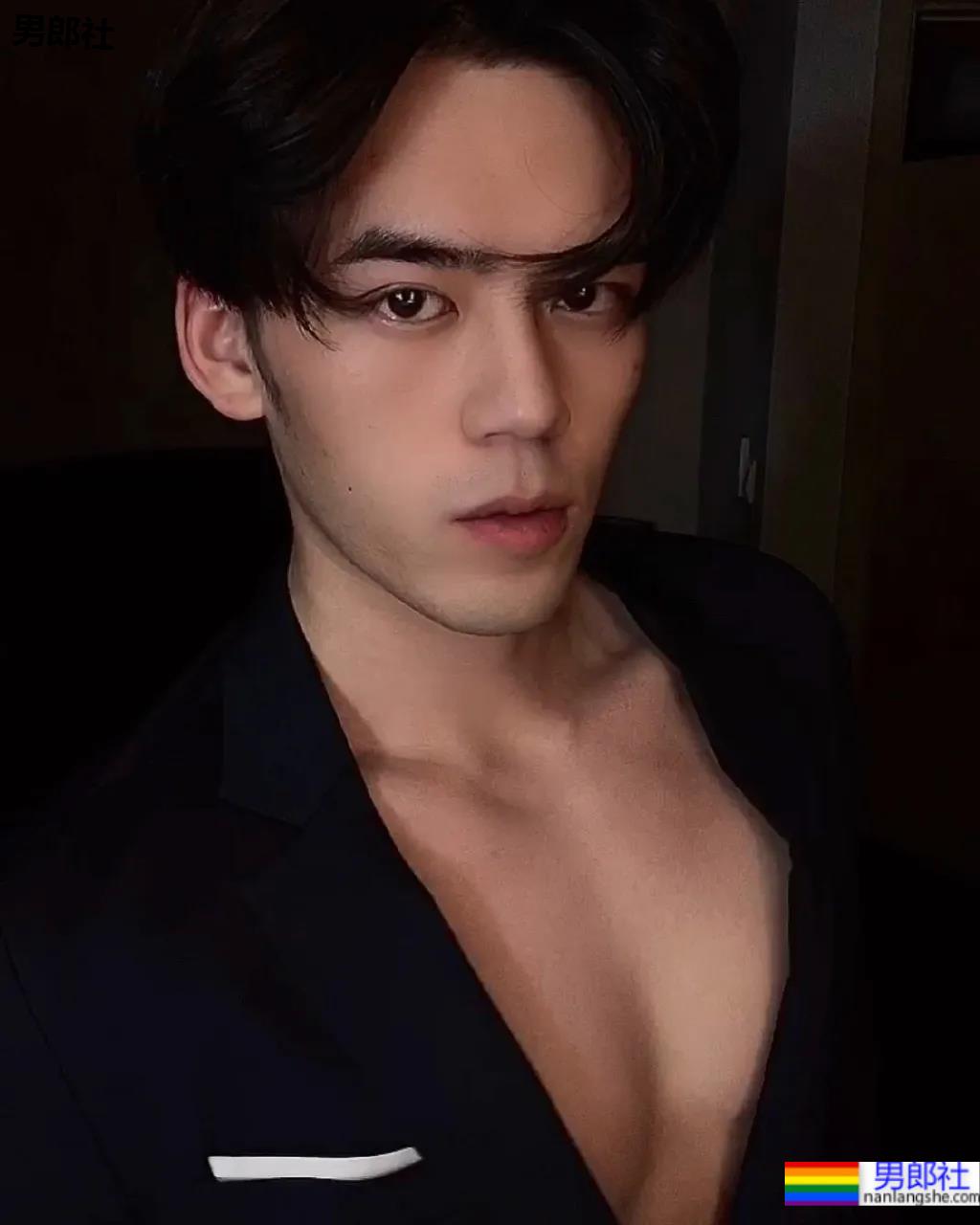 超帅大鼻子薄肌小狼狗 - 51虹马